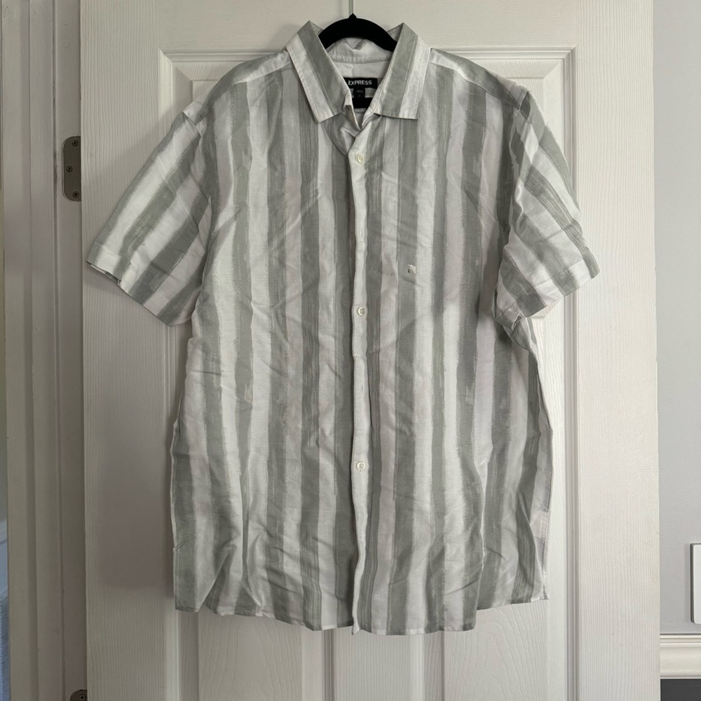 Express Men’s Short Sleeve Striped Button Down
